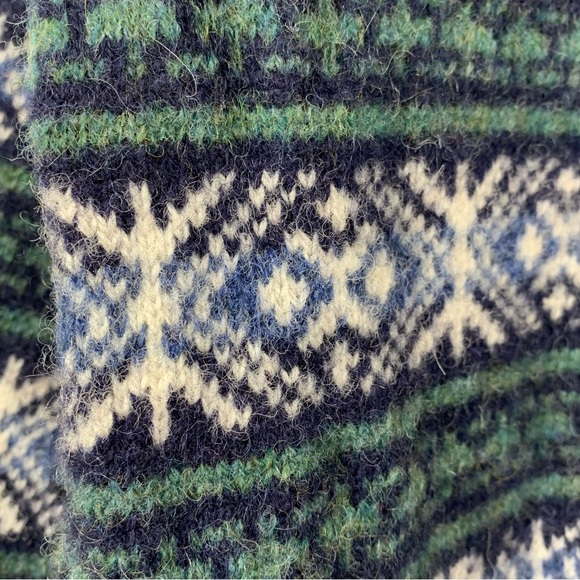 Vintage Columbia Men’s 100% Wool Fair Isle Sweater V-Neck Fuzzy Stripe Sz Large - Picture 12 of 16